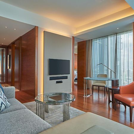 מלון טאגיג Grand Hyatt Manila מראה חיצוני תמונה