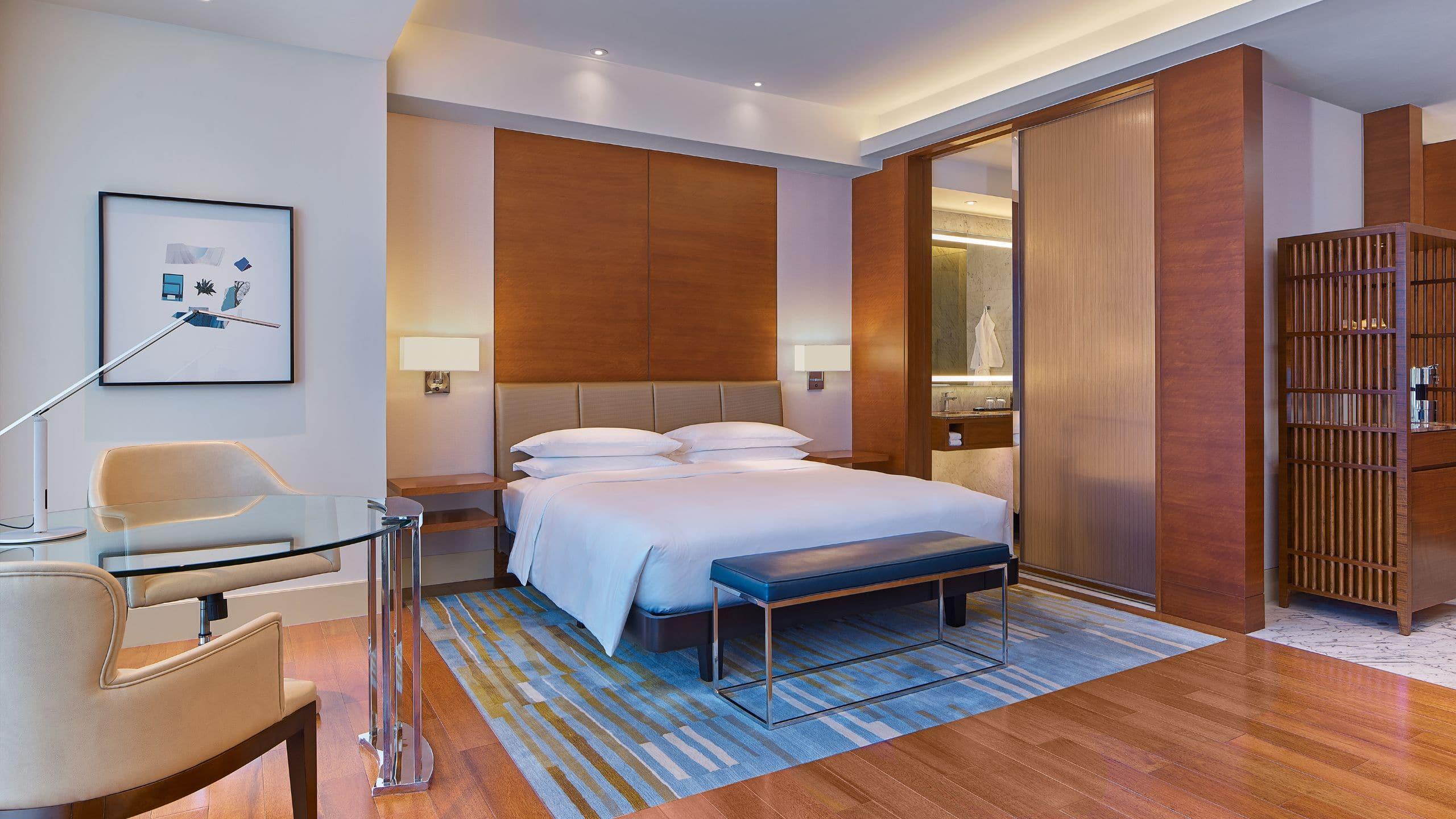 מלון טאגיג Grand Hyatt Manila מראה חיצוני תמונה